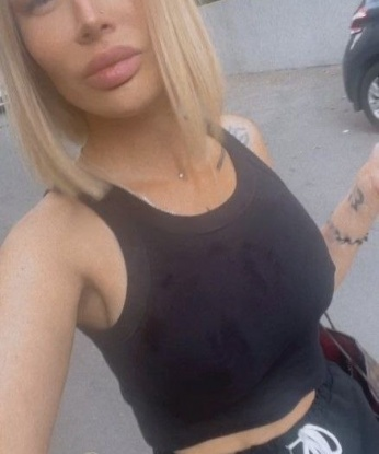 сладкий😘 Познакомься, я твоя идеальная игрушка - креативная, нежная и опытная индивидуалка🌟 Опыт в любви и страсти у меня богатый, и я готова подарить тебе настоящее блаженство💋 Живу в Москве, городе возможностей и раскрепощения🌆 У меня есть множество возможностей и услуг, чтобы удовлетворить все твои сокровенные желания💦🔥 Наши встречи будут наполнены самыми незабываемыми моментами и эмоциями😍 Обещаю подарить тебе шальную ночь, после которой ты захочешь обратно к нежности моих рук и горячих поцелуев💏 Посмотри мои фото и убедись в том, что в реальности я ещё сексуальнее😉 С каждой встречей только лучше, и отзывы моих довольных клиентов это подтверждают🌟 Отправь мне сообщение, и мы окунёмся в волнующий мир наслаждения вместе...🔥💋🌹 Алёнка